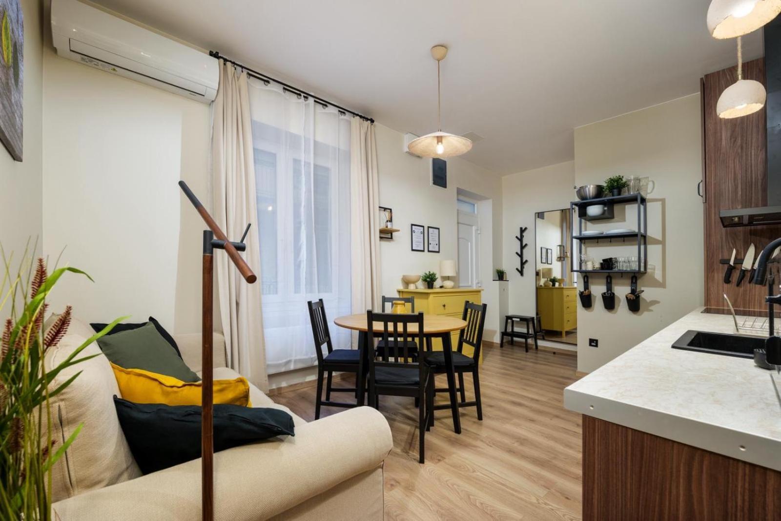 Secret Cave Premium Central Apartment Budapest Bagian luar foto
