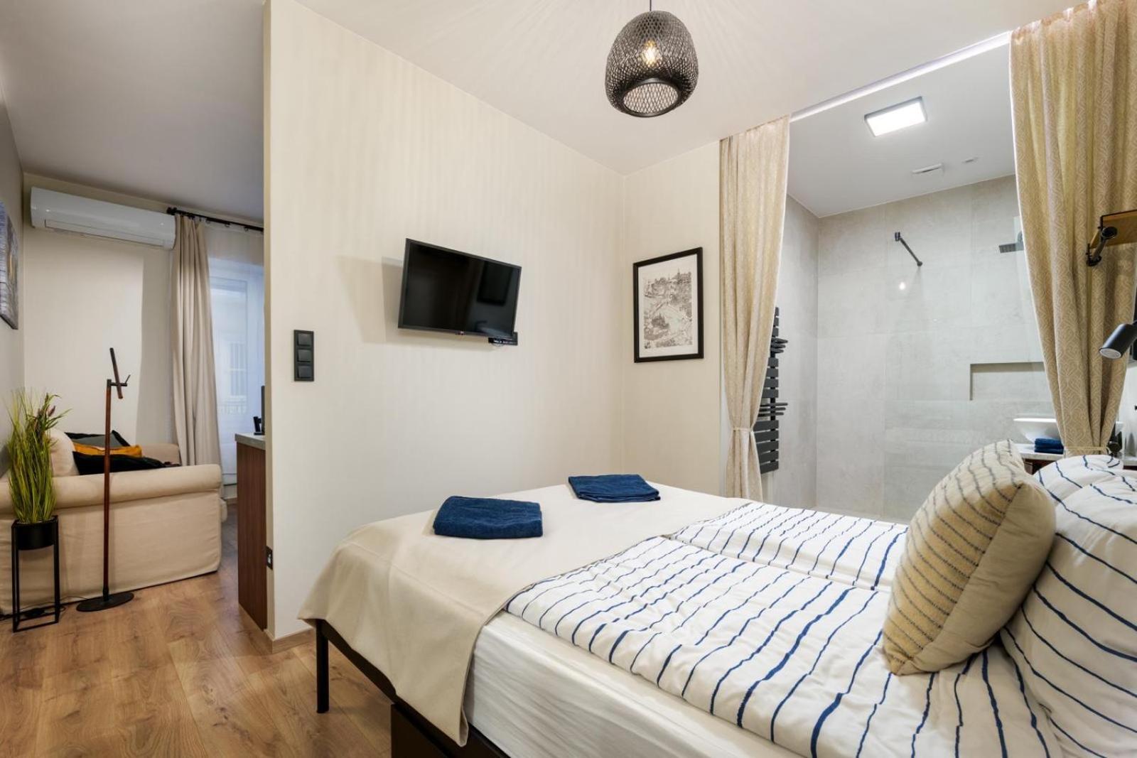 Secret Cave Premium Central Apartment Budapest Bagian luar foto