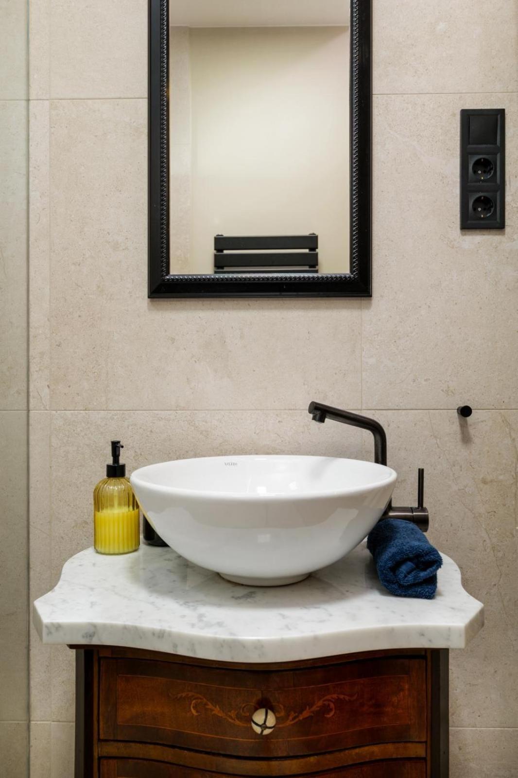Secret Cave Premium Central Apartment Budapest Bagian luar foto
